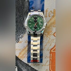 Men’s Luxury Style Automatic Stainless Steel Watch Green Dial 41mm